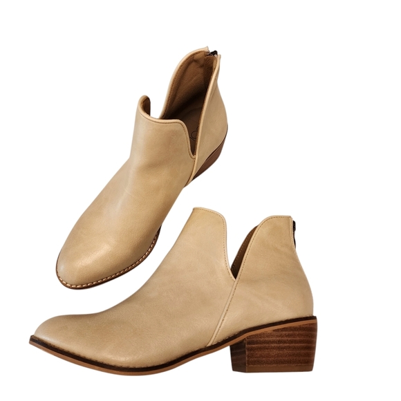 Corkys Shoes - Corkys Vanish Light Cream Tan Ankle Boots Size 7.5-8